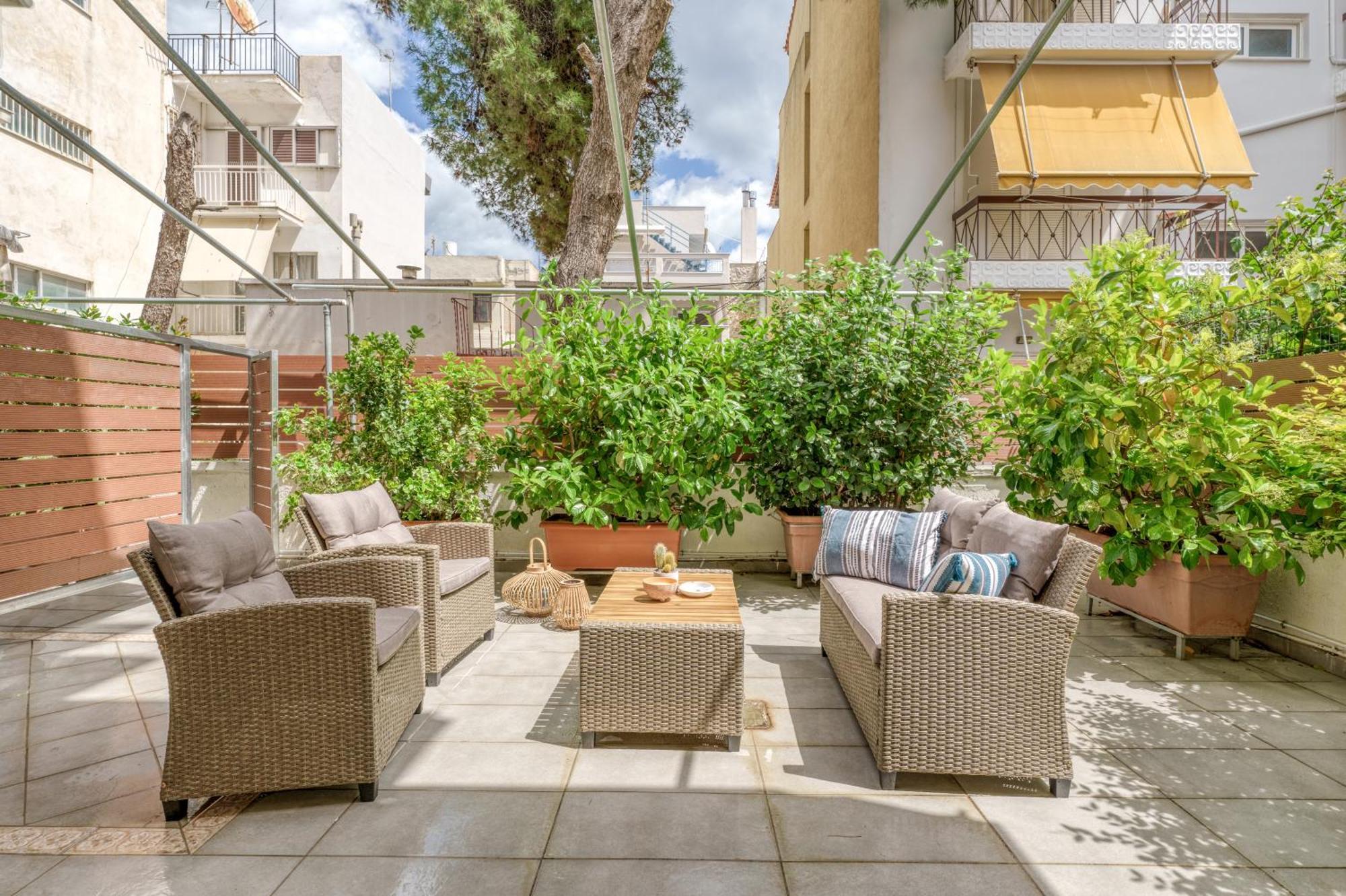 Nostos Apartment, With A Spacious Backyard Artémida Eksteriør bilde